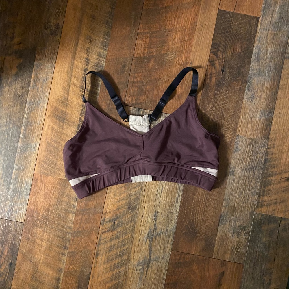 Oiselle Sports Bra adjustable straps